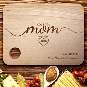 “I Love You Mom” Personalised Cutting Board — main product photograph